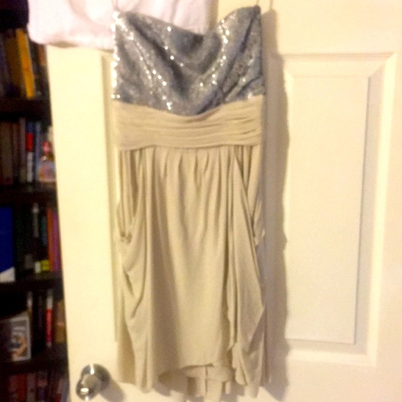 Alice + Olivia Maggie strapless sequin dress . Size 4 - Picture 3 of 7